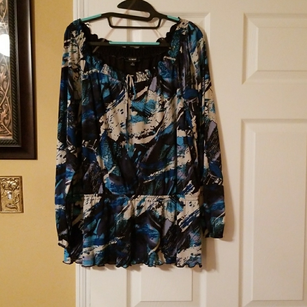 Shades of blue Tunic top XL, Relaxed fit , Gently used, GREAT school or work top